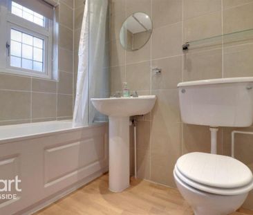 3 bedroom end of terrace house to rent - Photo 5