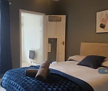 2 bedroom end of terrace house to rent - Photo 5