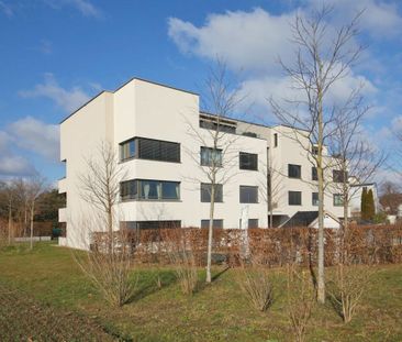 Per 01.04.2025 zu vermieten - helle und moderne Wohnung - Photo 1