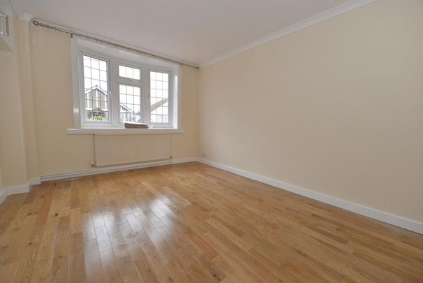 4 bedroom bungalow to rent - Photo 1