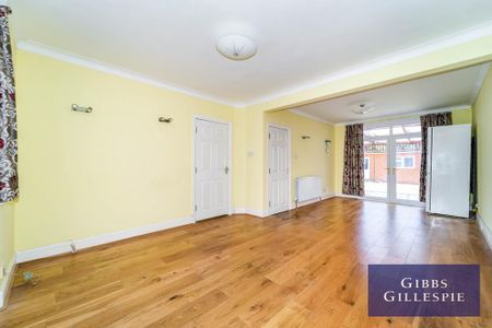 5 bedroom semi-detached house to rent - Photo 4