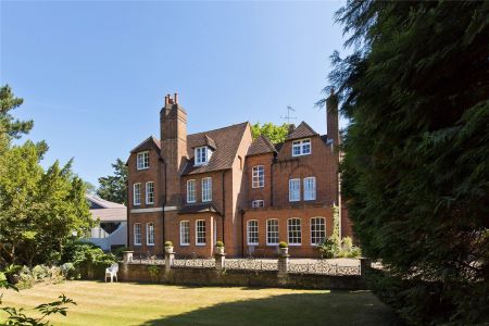Green Lane, Cobham, KT11 - Photo 3