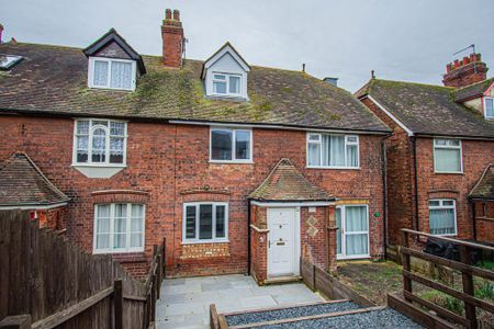 3 bedroom terraced house to rent - Photo 4