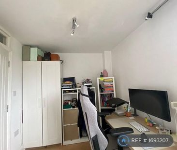 3 bedroom terraced house to rent - Photo 6