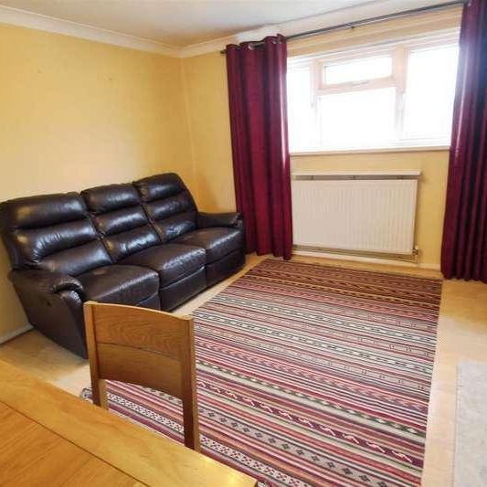 Lower Cippenham Lane, Slough, SL1 - Photo 1