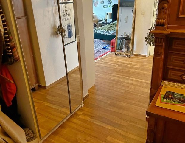 Citylage *** Gemütliches Apartment mit Südbalkon und Einbauküche *** Fahrstuhl im Haus - Photo 1