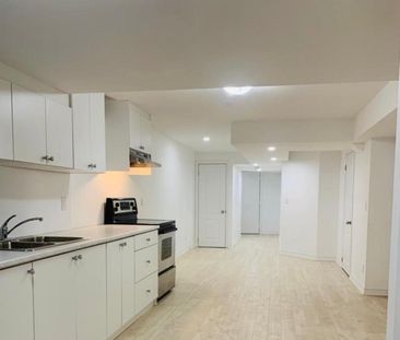 For Lease - 3355 Equestrian Crescent, Mississauga, Ontario - Photo 2