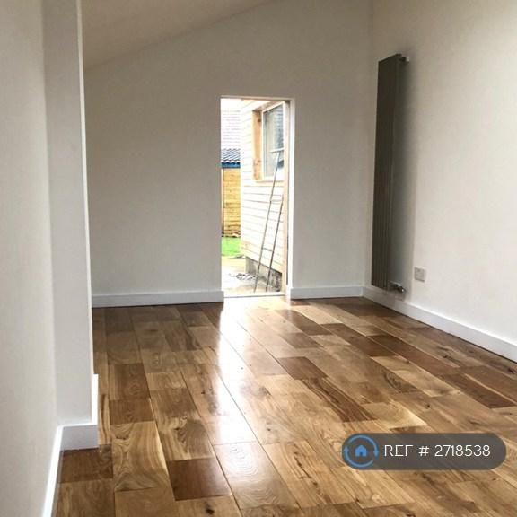 4 bedroom detached house to rent - Photo 1