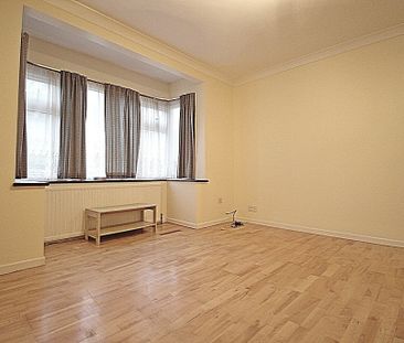 Chestnut Close, UB7, Harlington - Photo 1