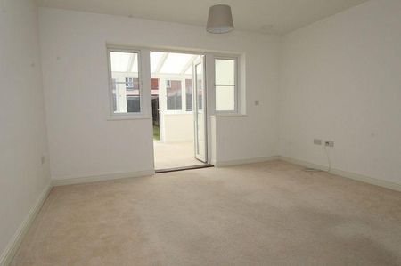 4 bedroom townhouse to rent - Photo 2