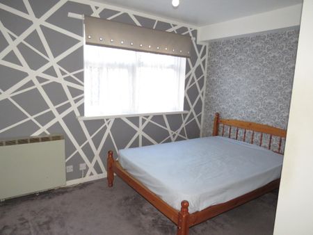 Nursery Lane, Halifax - Photo 2