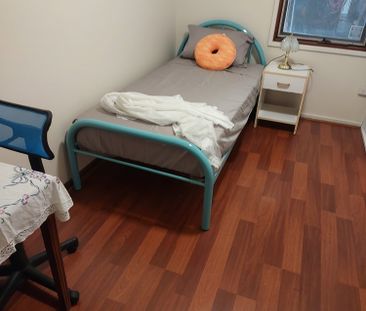 Hackham West - Photo 1