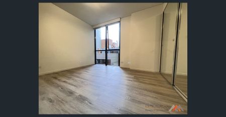 Spacious 2-Bedroom, 2-Bathroom Apartment for Rent in Inmark Tower - Photo 3