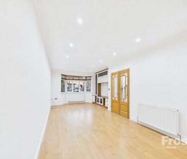 3 bedroom semi-detached house to rent - Photo 4