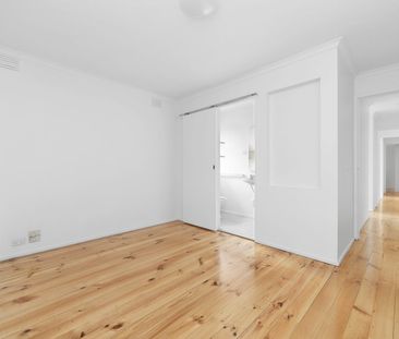 Quiet court, great location! - Photo 2