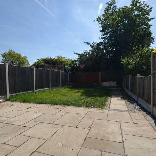 Nelson Road, Rainham, Essex, RM13 - Photo 1