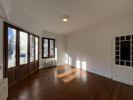Location Appartement 3 pièces 80m² CHAMBERY 73000 - Photo 2