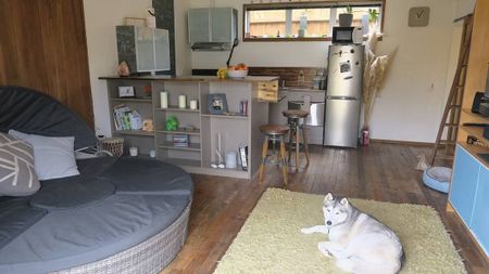 Charming 1-Bed Beachside Retreat - Photo 2