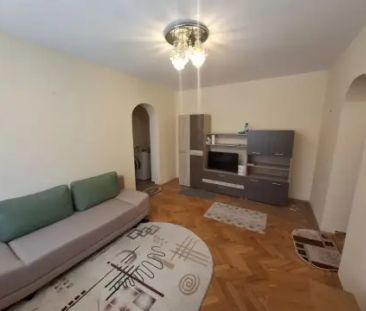 Inchiriez apartament 2 camere, zona Trocadero, 50 mp, centrala proprie - Photo 3