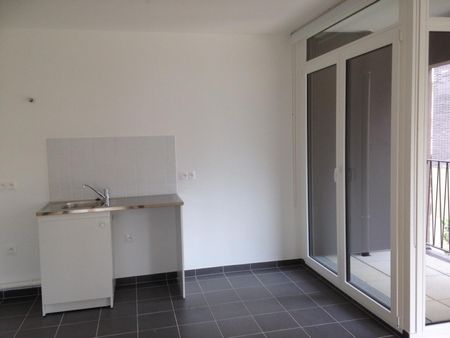 location Appartement T3 DE 58.4m² À ASNIERES - Photo 2
