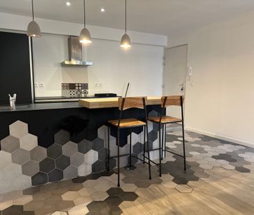 Location Appartement 2 pièces 85m² TOULON 83000 - Photo 4