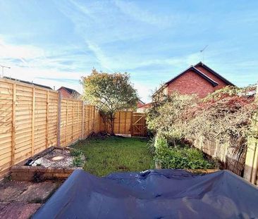 Staffordshire Croft, Warfield, Bracknell, RG42 - Photo 2