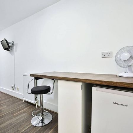 1 bedroom flat to rent - Photo 4
