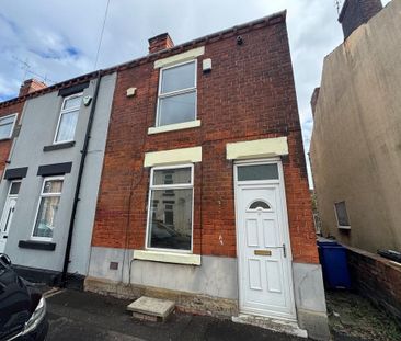 2 bedroom end of terrace house to rent - Photo 3