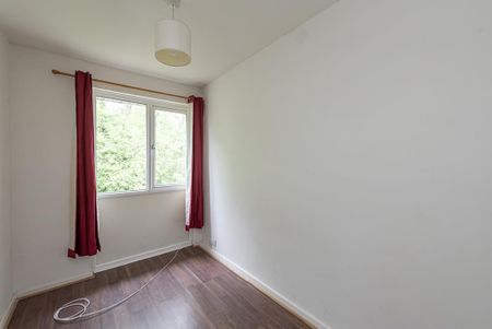 3 bedroom end of terrace house to rent - Photo 4