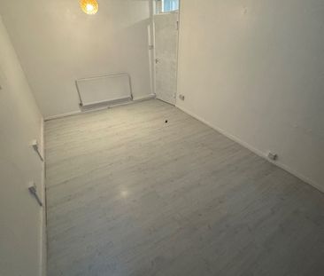 1 Bed Flat, Rodney Close, B16 - Photo 5