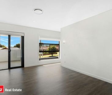 Luxury Living in an Ideal Location - Photo 5