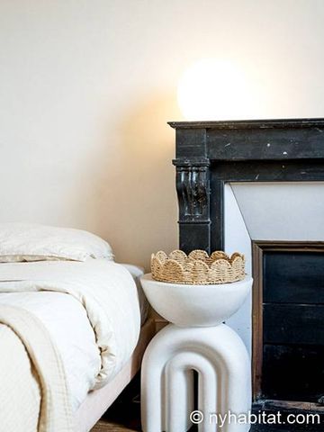 Logement à Paris, Location meublée - Photo 2