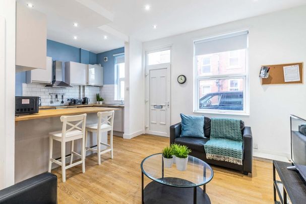 4 bedroom house to rent - Photo 1