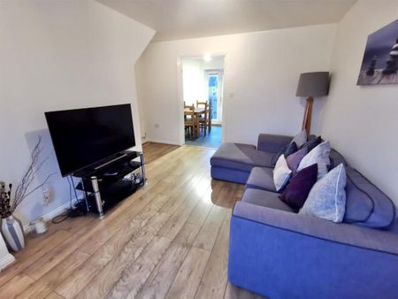 2 bedroom semi-detached house to rent - Photo 3