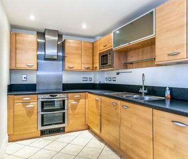 2 bedroom apartment to rent Alexander House, Royal Quarter, KT2 - Photo 3