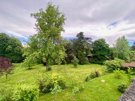 Location Appartement 4 pièces 159m² - Photo 3