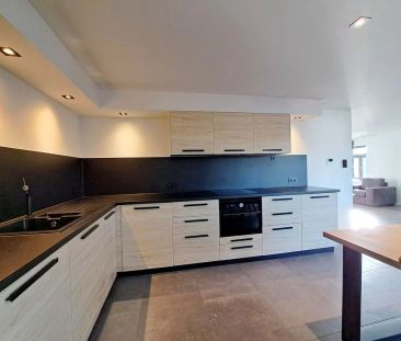 Instapklaar ruim duplex appartement te Rekem - Photo 1