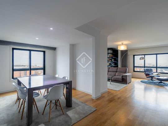 Excellent 4 Bedroom penthouse for rent in Foz do Douro, Porto - Photo 1