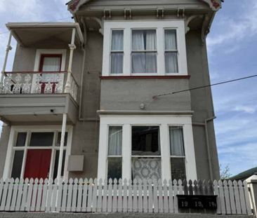 Tidy 2-Bedroom Apartment in Central Location - Photo 4