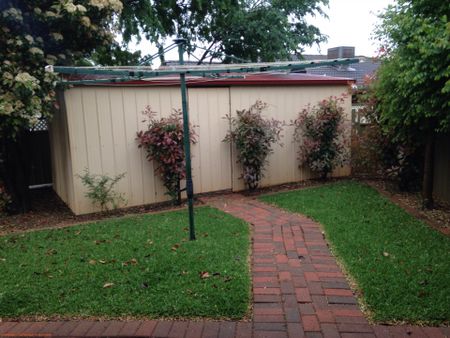 3Bed Home In East Dubbo + Single Garage - Photo 5