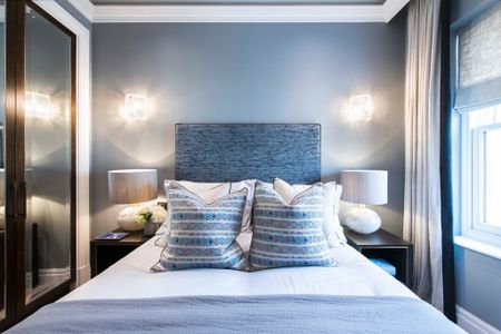 2 bedroom conversion flat with 1 reception and 3 bathrooms in Kensington, W8 - Photo 3