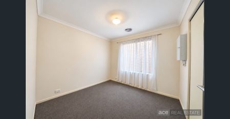 Splendid opportunity for inspired family living! - Photo 4