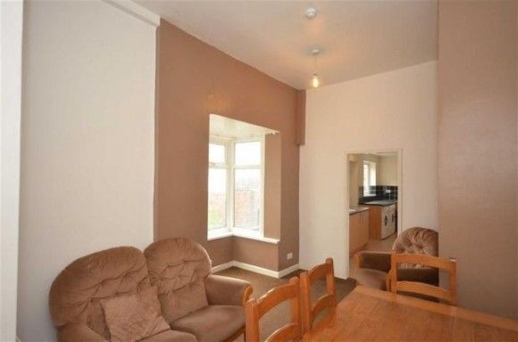 Five bedroom Student Property - Photo 1