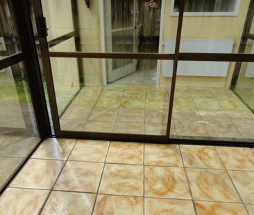 downstairs 2 bedroom unit - Photo 2