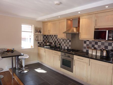 2 bedroom apartment to rent - Photo 4