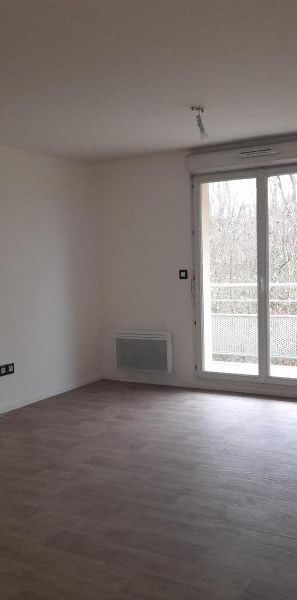 Location Appartement 2 pièces 42m² SALLAUMINES 62430 - Photo 1