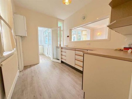 Madeira Road, London, N13 - Photo 5