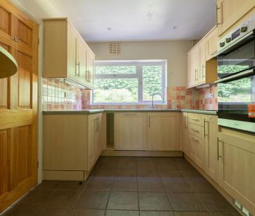 3 bedroom detached house to rent - Photo 3