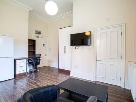 Studio to rent - Photo 2