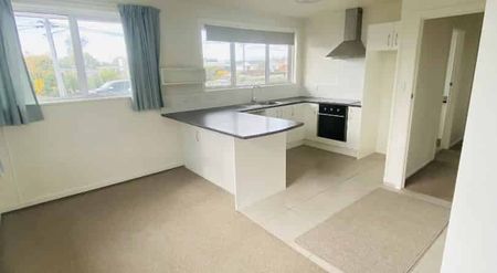 Family-Sized Living in Masterton - Photo 2